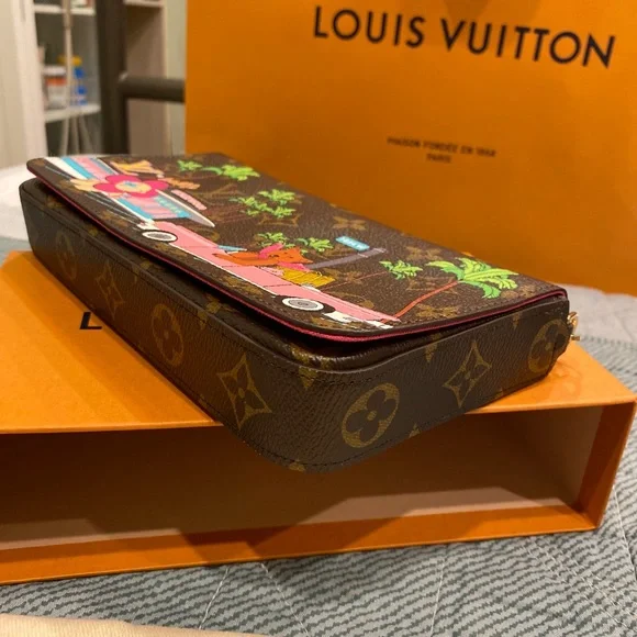 Louis Vuitton Felicie Pochette Xmas 2021 Vivienne Hollywood - Picture 6 of 8